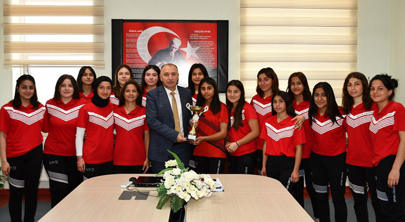 Şampiyonlar yetiştiren okul Kırıkkale’yi gururlandırdı