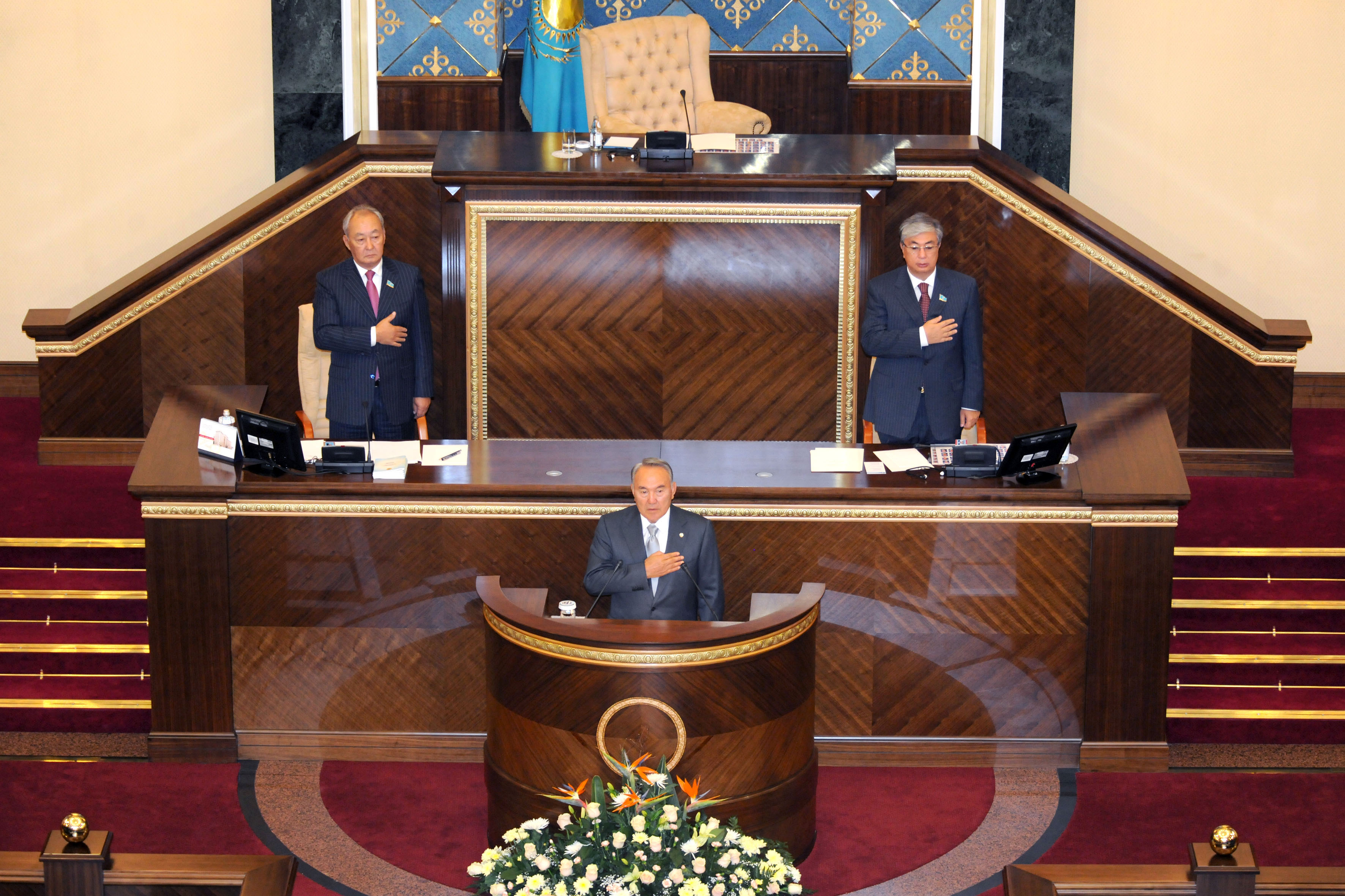 Nazarbayev: Ekonomimiz düzlüğe çıktı