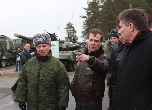 Rusya yurtdışında askeri üs arıyor