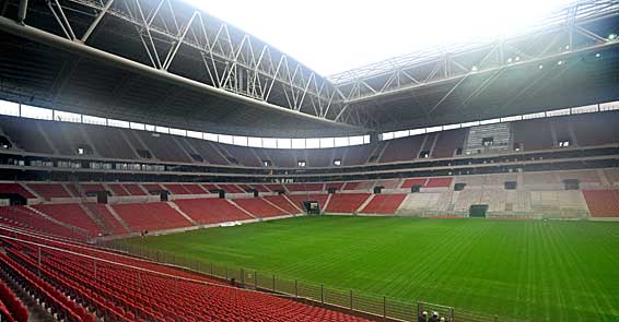 Arenada ilk rakip Ajax