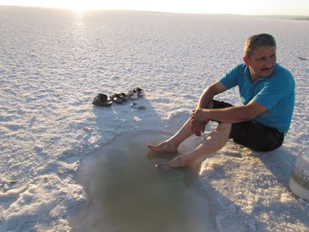 ayak kokusunun çaresi Tuz Gölü'nde