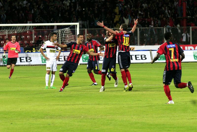Mersin İdmanyurdu Gençlerbirliği maçı : 2-1 sona erdi