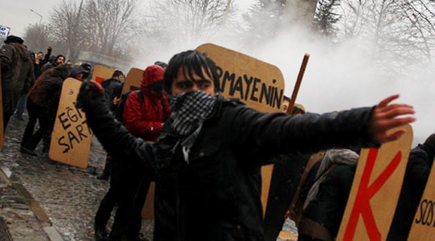Ankara'da öğrenciler polisle çatıştı