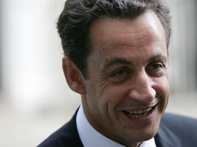 Sarkozy'ye ikinci tur seçimleri öncesi soğuk duş