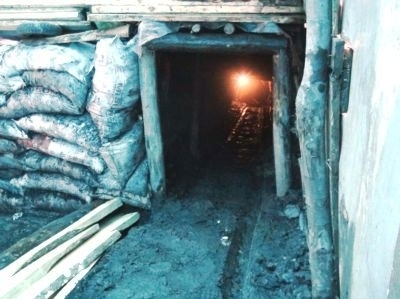 Maden ocağında göçük altında kalan işçiyi arama çalışmaları sürüyor