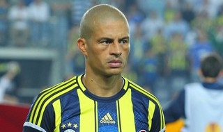 Fenerbahçe'de Alex de Souza kadro dışı bırakıldı