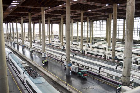 İspanya tren istasyonlarını açık artırmayla satacak