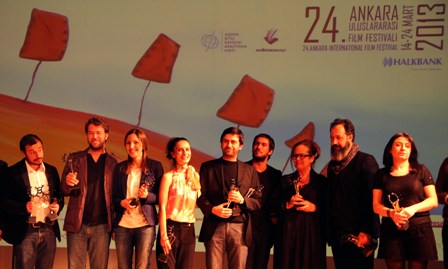 Tanık’tan film festivali ekibine “Korsan” ödül