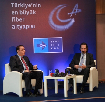 Akarca: Türk Telekom, dünyayı 4 kez dolaşan fiber kablo döşedi