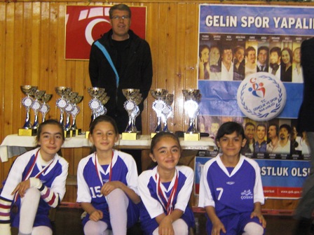 Ahmet Sümer Ortaokulu atletizmde de varım dedi