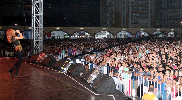 Gülşen, Kırıkkale ve Gaziantep gecesinde sahne aldı
