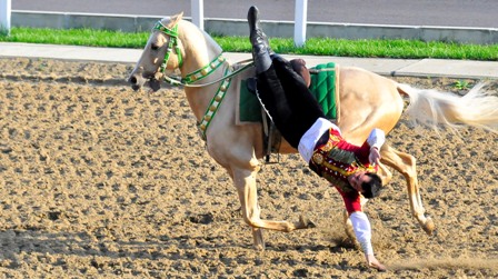 Türkmenistan atlı sirk ekibi, Türkiye yolcusu