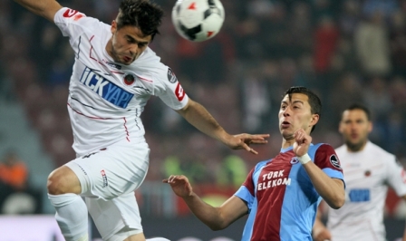 Trabzonspor, Gençlerbirliği'ni 3-0'la geçti