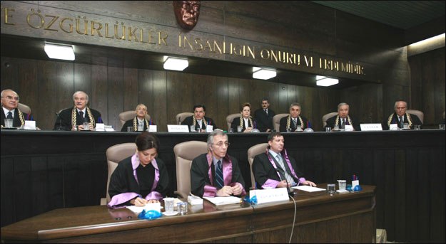 Anayasa Mahkemesi'nden şok karar: Adalet Bakanı'na verilen yetkiler iptal