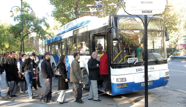 EGO otobüsleri her gün dünya-ay arasını katediyor