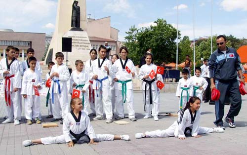 Kırıkkalelileri taekwondoya bekliyoruz