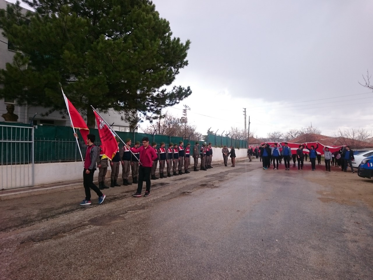 Öğrencilerden Afrin yürüyüşü