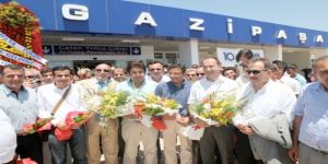Gazipaşa Havaalanı ilk tarifeli uçağını karşıladı