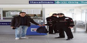 Hırvat turistin 20 bin lira değerindeki çantasını güvenlik görevlisi buldu