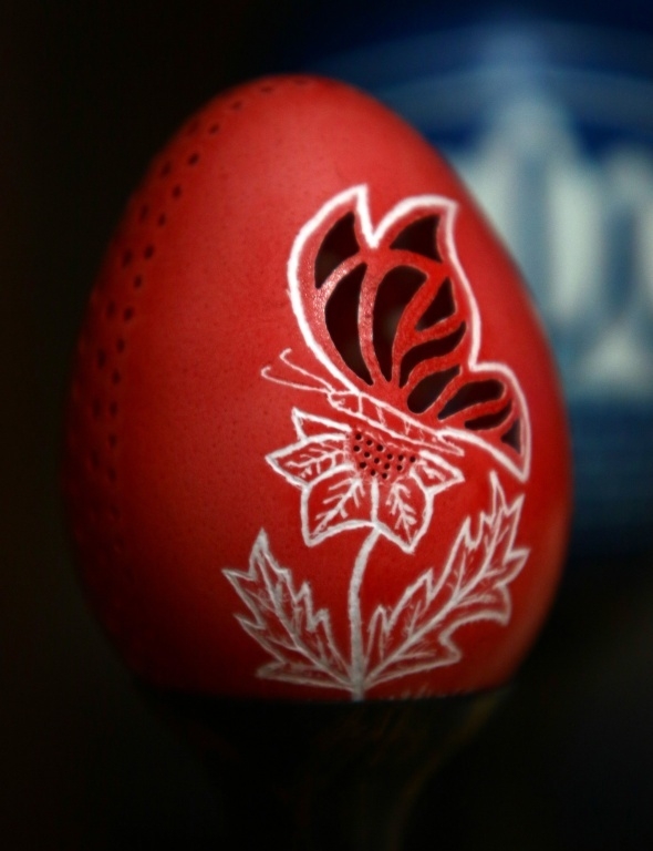 Yumurtanın içine dünyayı sığdırıyor 2