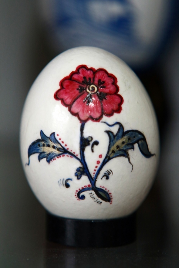 Yumurtanın içine dünyayı sığdırıyor 4