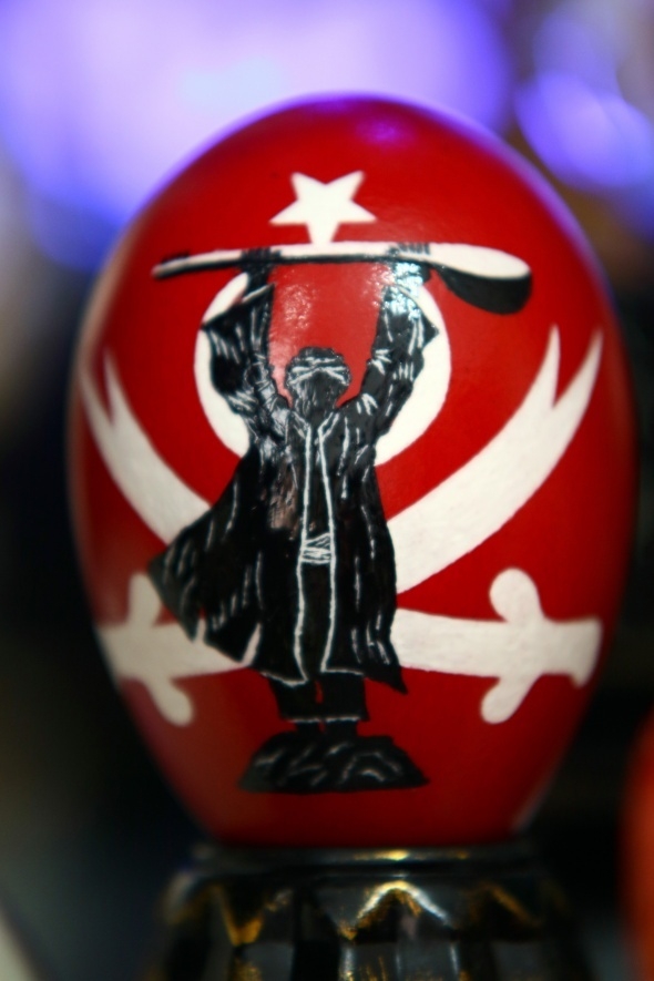 Yumurtanın içine dünyayı sığdırıyor 9