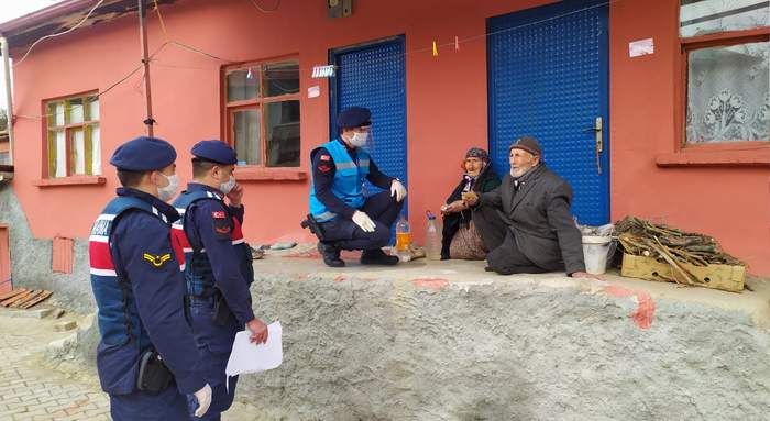 Yardımlaşma vakfı maske üretti