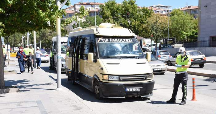 Ayakta yolcu almak kesinlikle yasak!