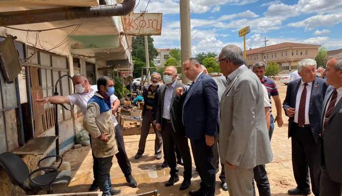 MHP heyeti vatandaşla buluştu
