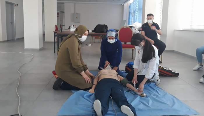 Sağlıkçılara hizmet içi eğitim