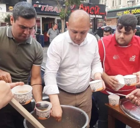 CHP MUHARREM AYI DOLAYISIYLA AŞURE DAĞITTI