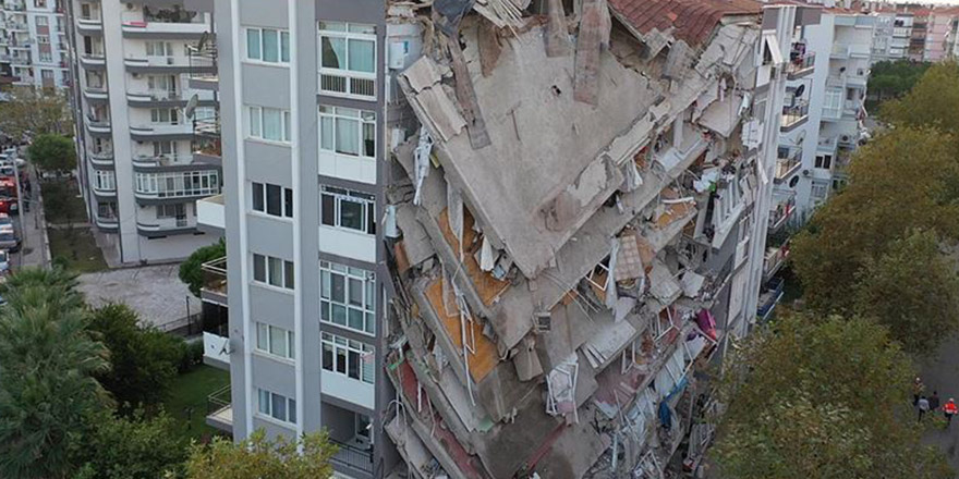 İzmir'deki 3,5 büyüklüğünde deprem büyük korku yarattı!