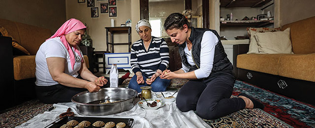 Yöresel Lezzetler Depremzede Kadınlara Gelir Kaynağı Oldu