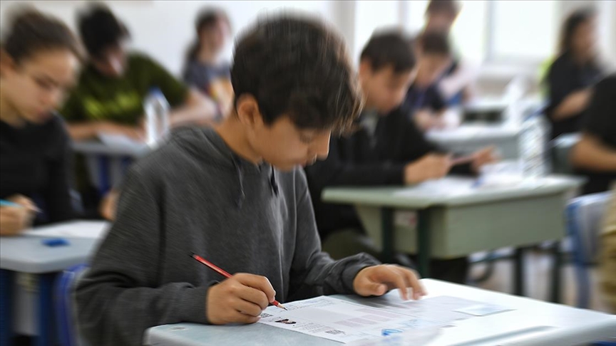 Okullarda sınav tarihleri ertelendi
