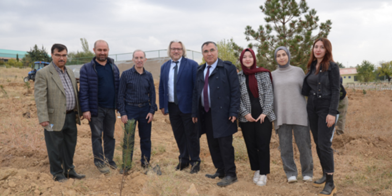 KKÜ'nden fidan dikme etkinliği : "Geleceğe Nefes, Cumhuriyete Nefes"