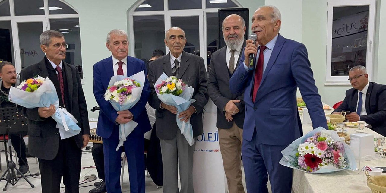 Kaplan, öğretmenlerini unutmadı