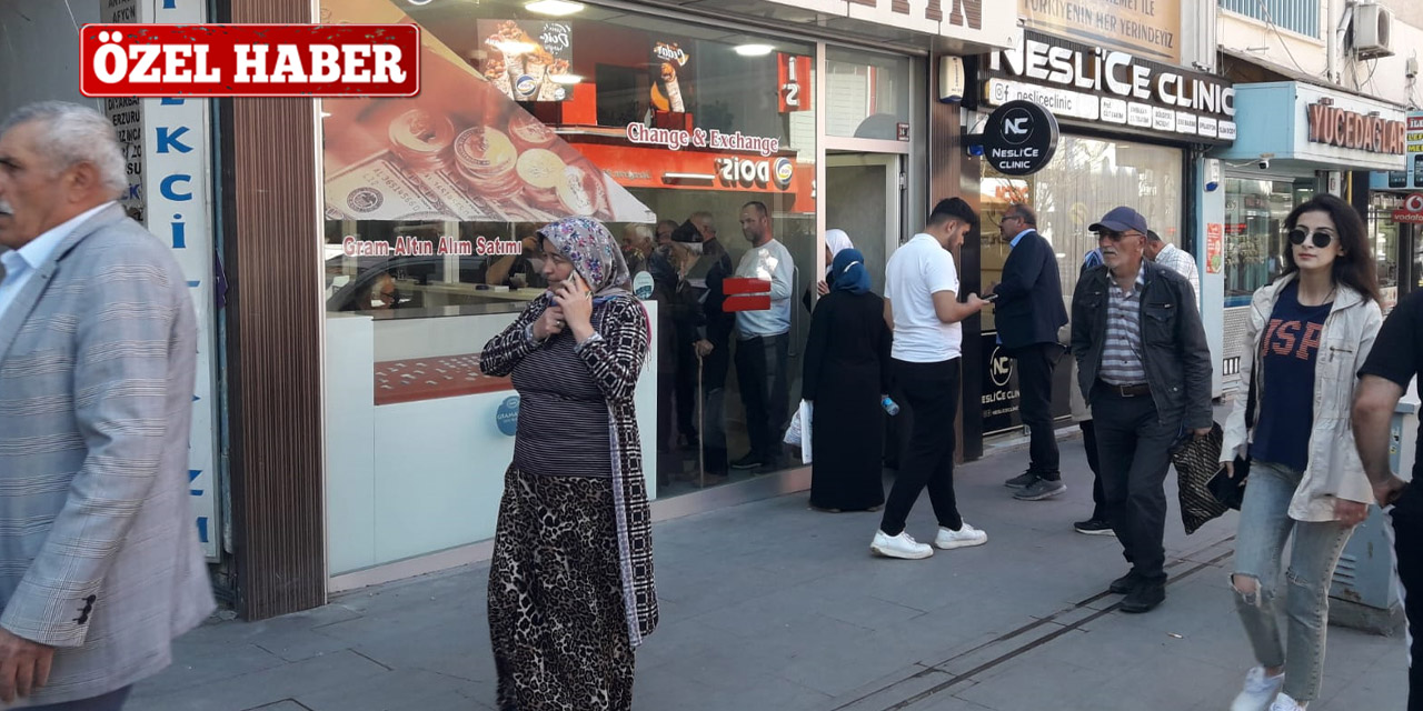 Kırıkkale'de altın fiyatları tırmanırken, dövizcilerde kuyruk oluştu