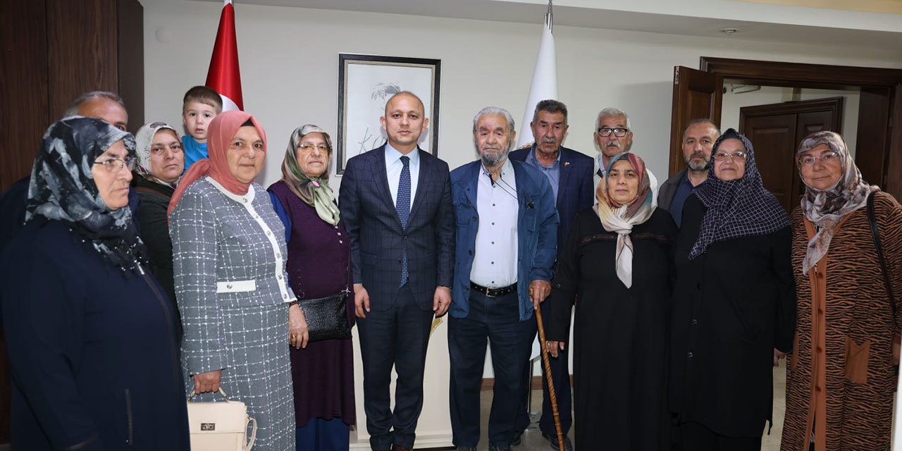 Şehit aileleri, Başkan Ahmet Önal'ı makamında ziyaret etti