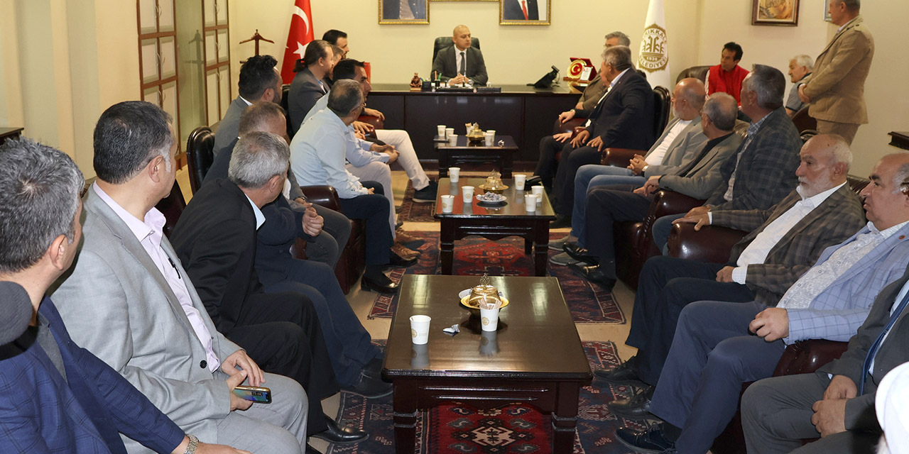 Kırıkkale TSO heyeti, Belediye Başkanı Önal'ı ziyaret etti