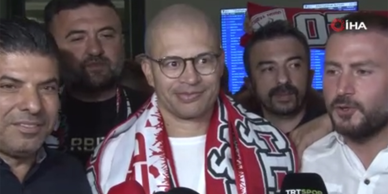 Alex de Souza sözleşme için Antalya'da