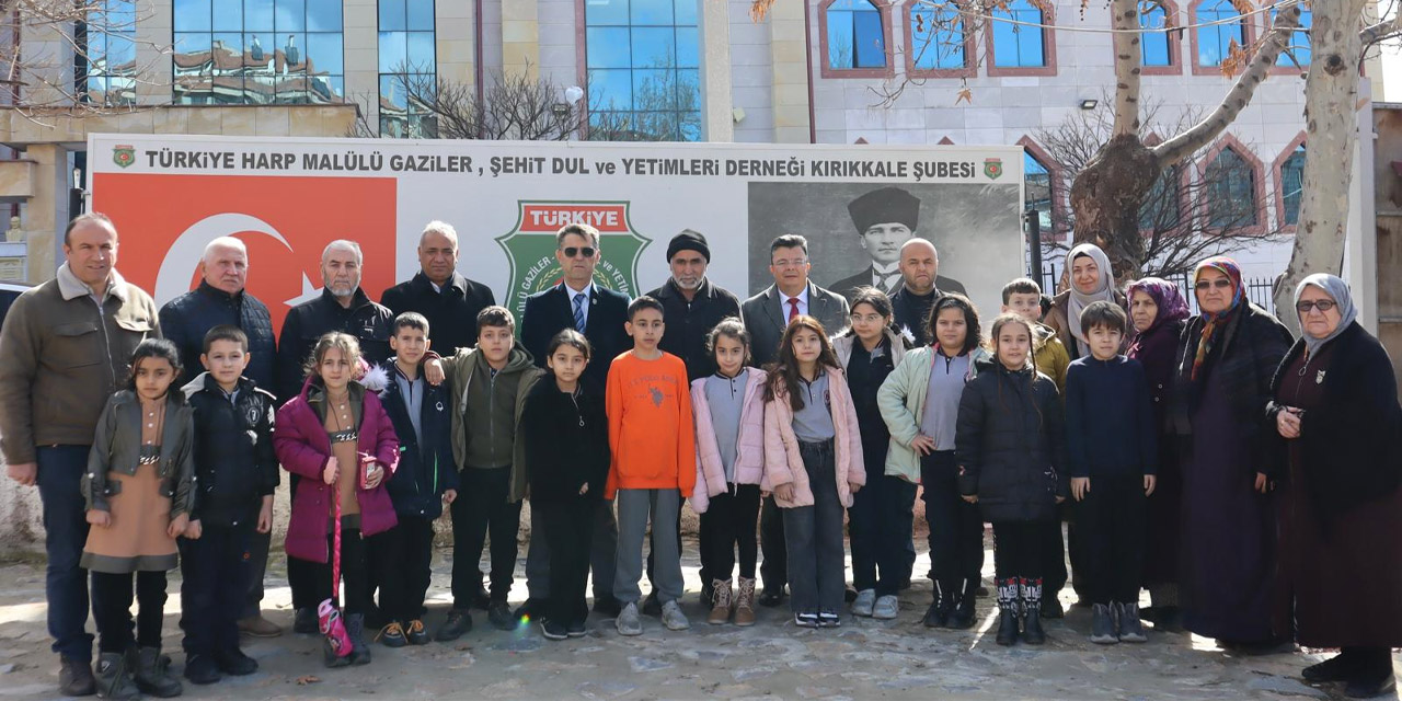 Kırıkkaleli minikler şehitlerin emanetlerine sahip çıkıyor