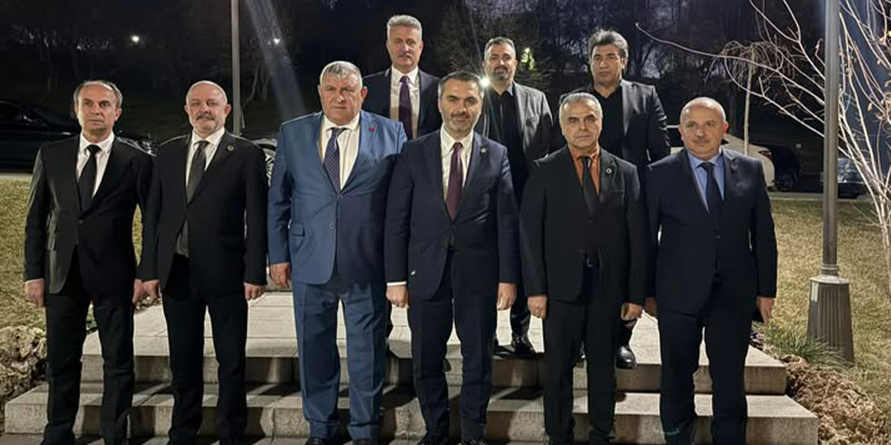 Milletvekili Kaplan iftarını Belediye Başkanlarıyla birlikte mecliste açtı
