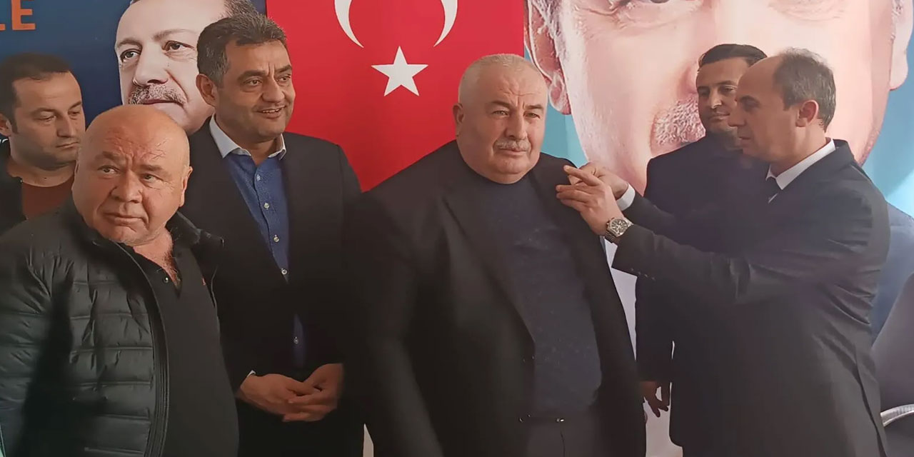 Balışeyh’te AK Parti güçleniyor! Yeni üyelere rozet takıldı