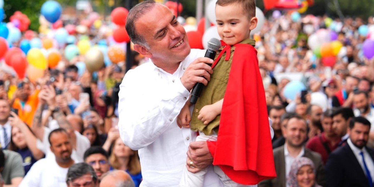 Binlerce balon minik Ali Asaf için gökyüzüne bırakıldı