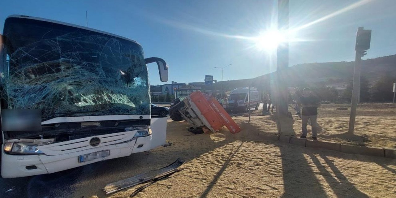 Kırıkkale'de yolcu otobüsü ile traktör çarpıştı: 3 yaralı