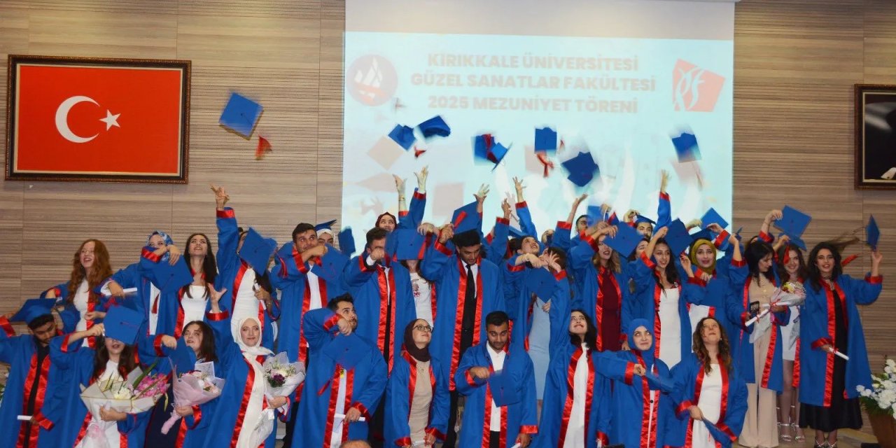Kırıkkale'de mezuniyet töreni şehitlere saygıyla başladı