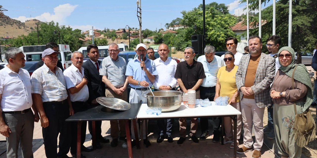 Hasandede’de aşure kazanları kaynadı, gönüller ısındı
