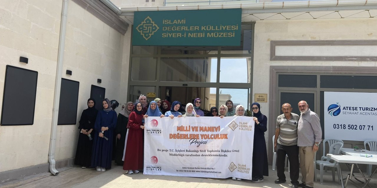 Peygamber Efendimizin emanetleri Kırıkkale Külliye'de ziyarete açıldı