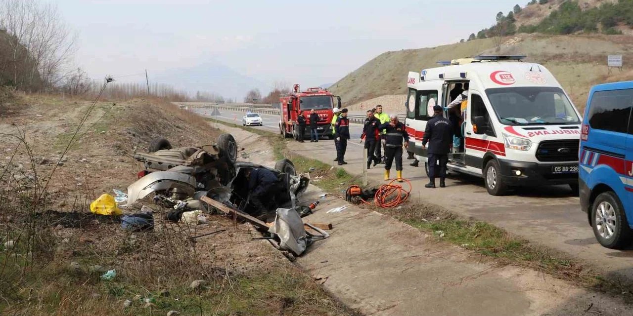 Cenaze yolunda kaza: 1 ölü, 1 yaralı
