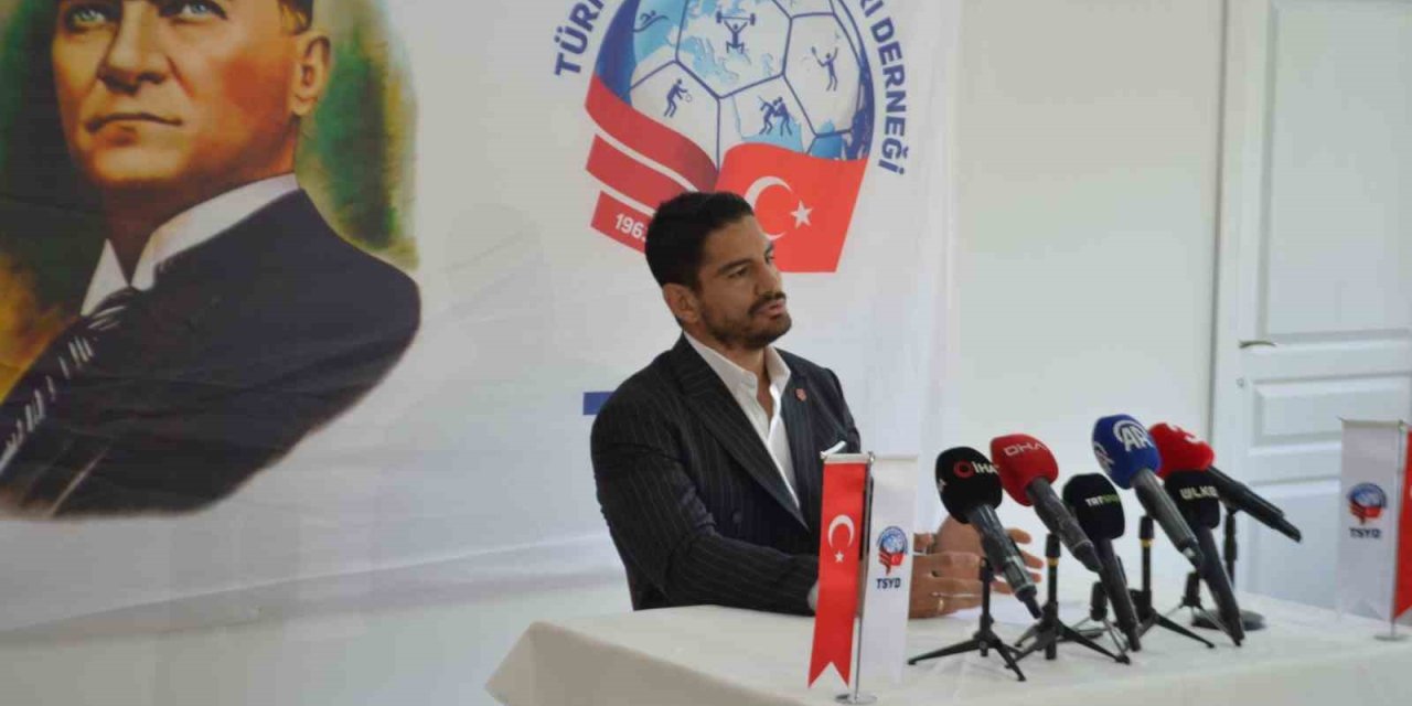 Taha Akgül: "Toplamda 2 bin 250 sporcumuz kamplardan faydalandı"